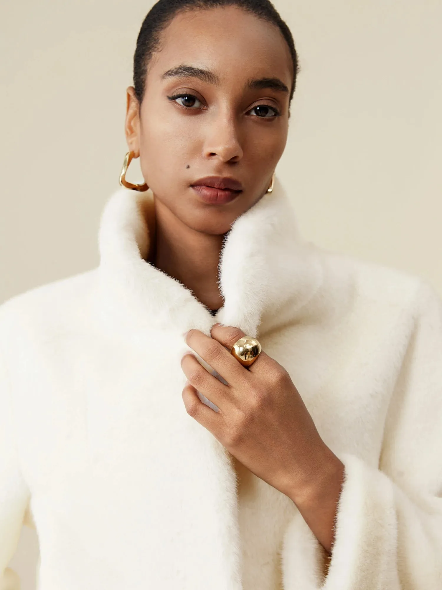 Amoretu Women's Lapel Eco-friendly Fur Short Coat