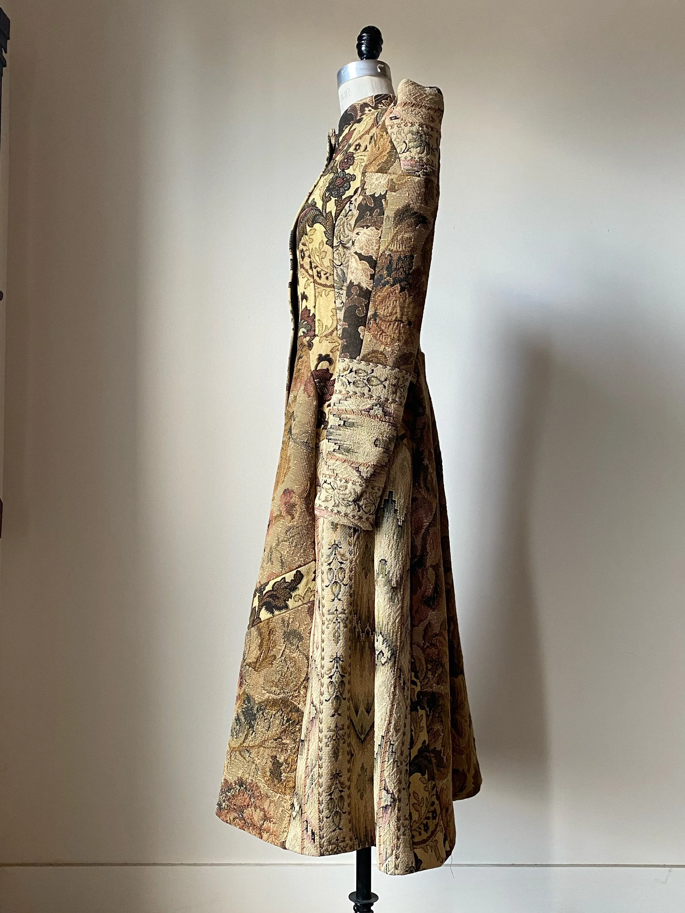 catherine coat-merrickville tunnel coat