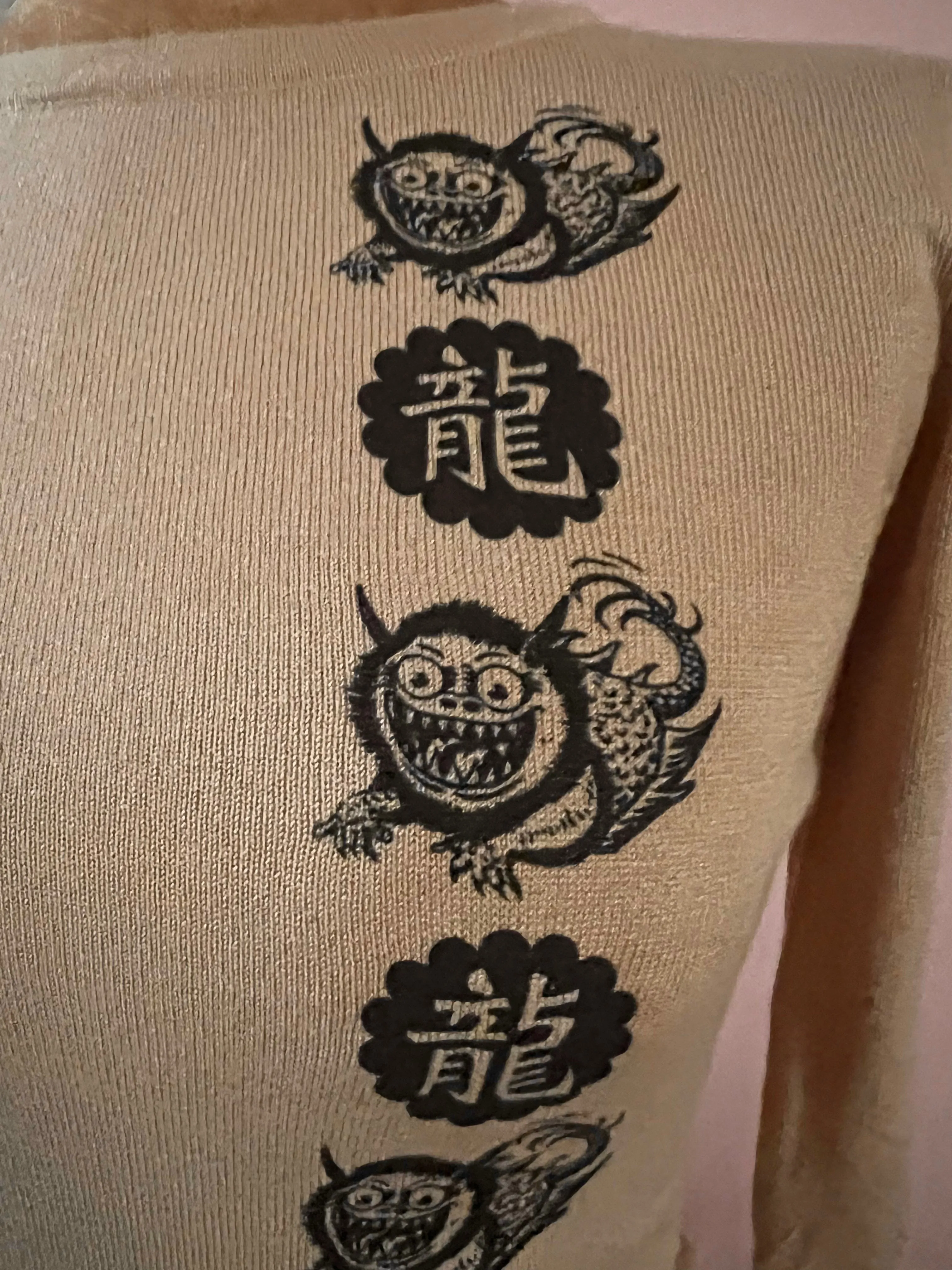DRAGON 3/4 SLEEVE SWEATER *TAN