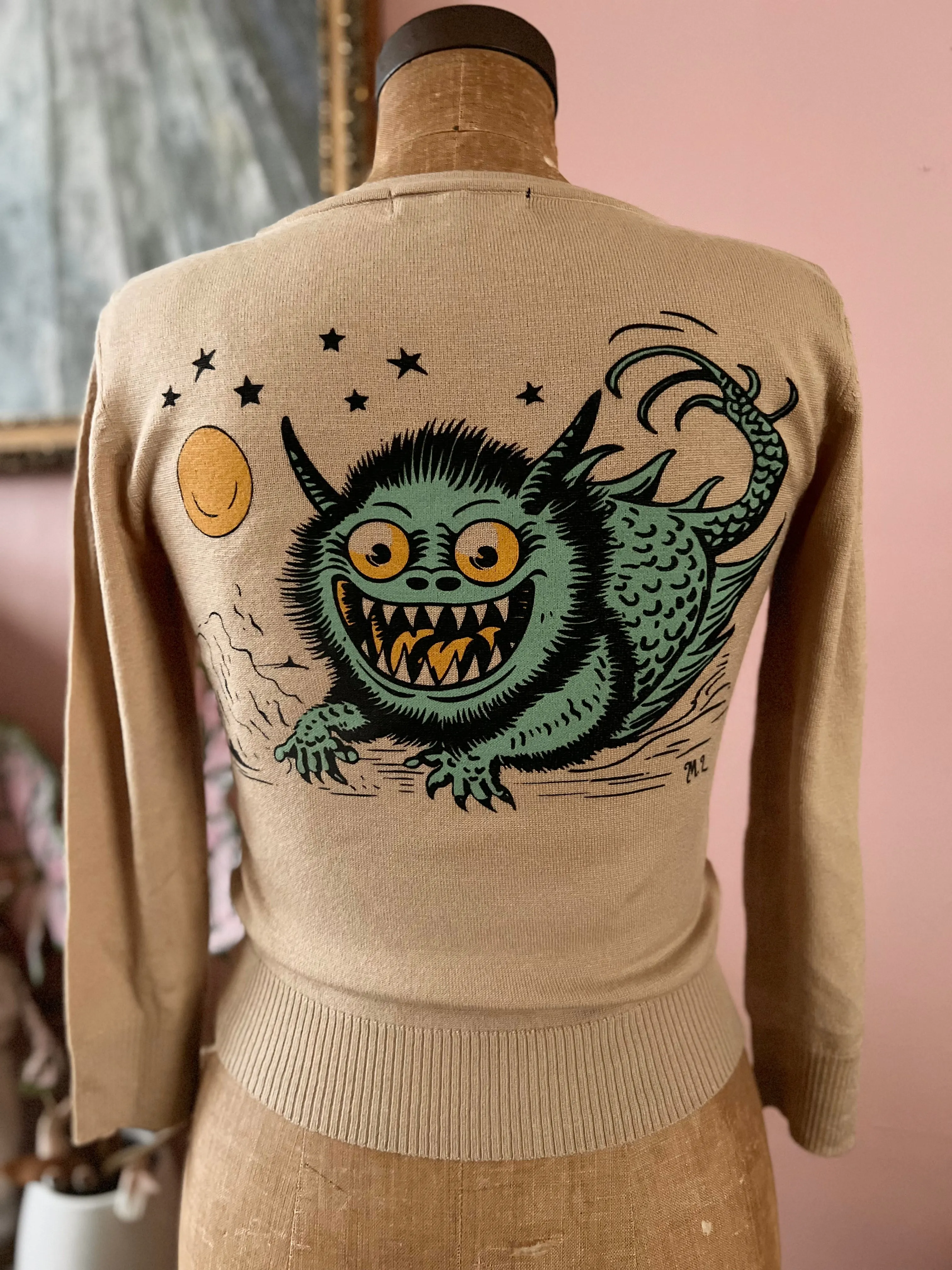 DRAGON 3/4 SLEEVE SWEATER *TAN