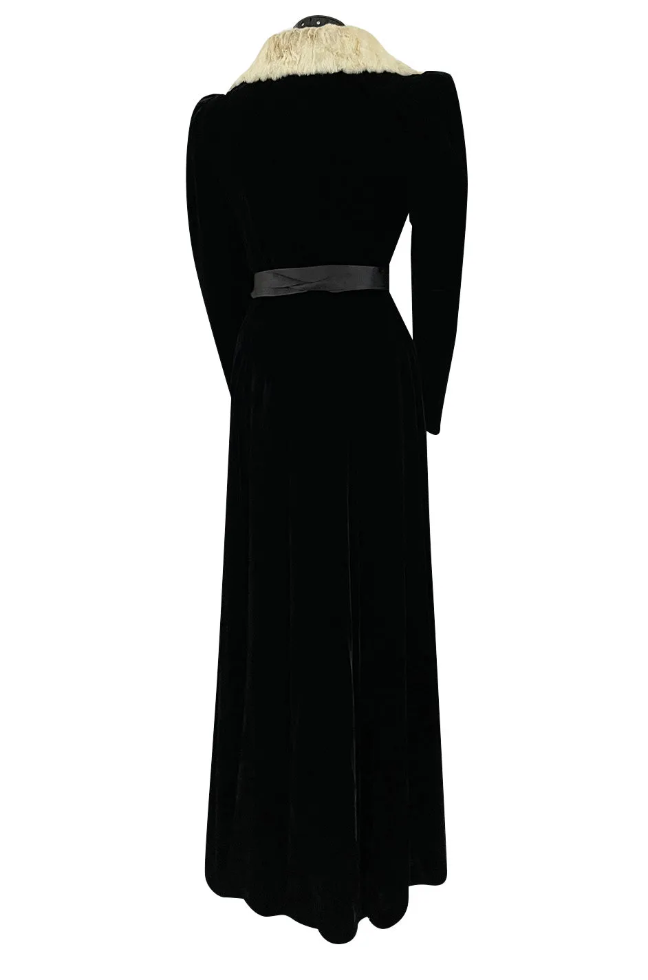 Exceptional 1920s I Magnin Inky Black Velvet Coat w Extravagant White Ermine Collar