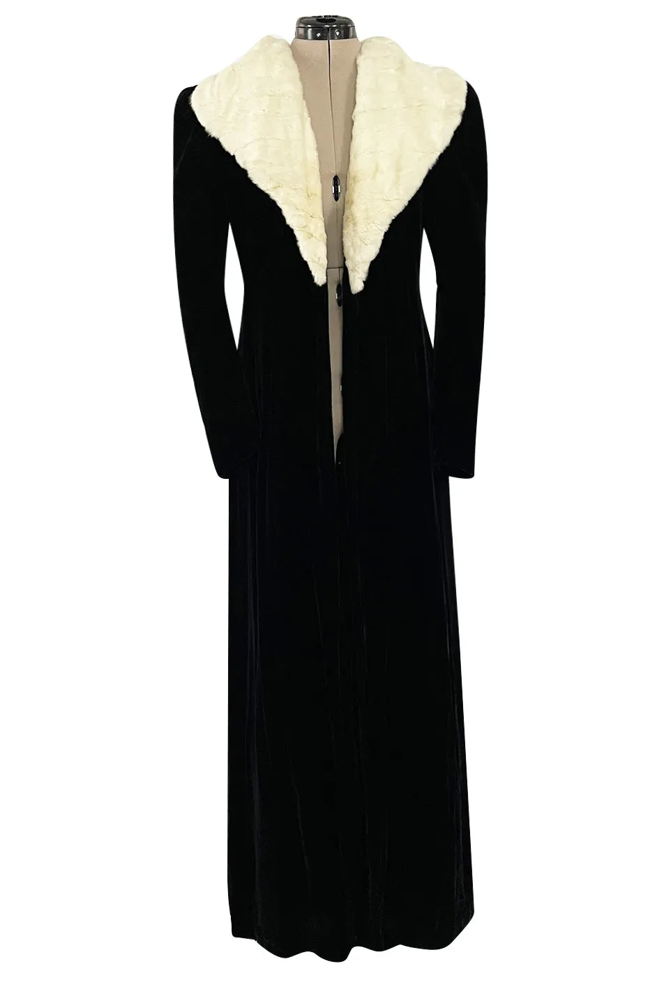 Exceptional 1920s I Magnin Inky Black Velvet Coat w Extravagant White Ermine Collar