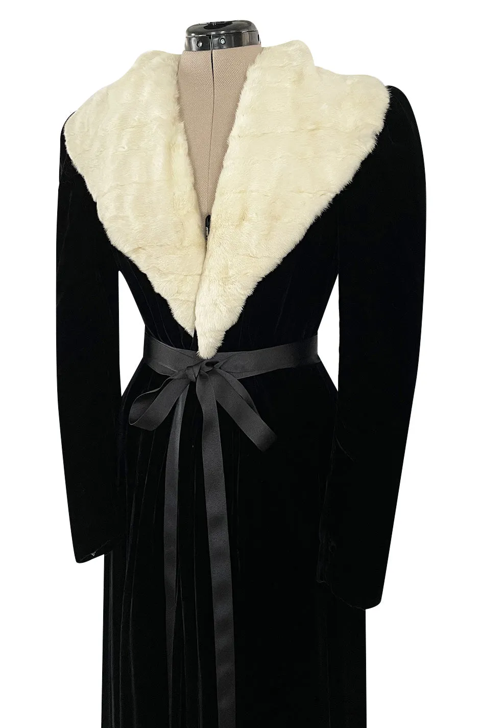 Exceptional 1920s I Magnin Inky Black Velvet Coat w Extravagant White Ermine Collar
