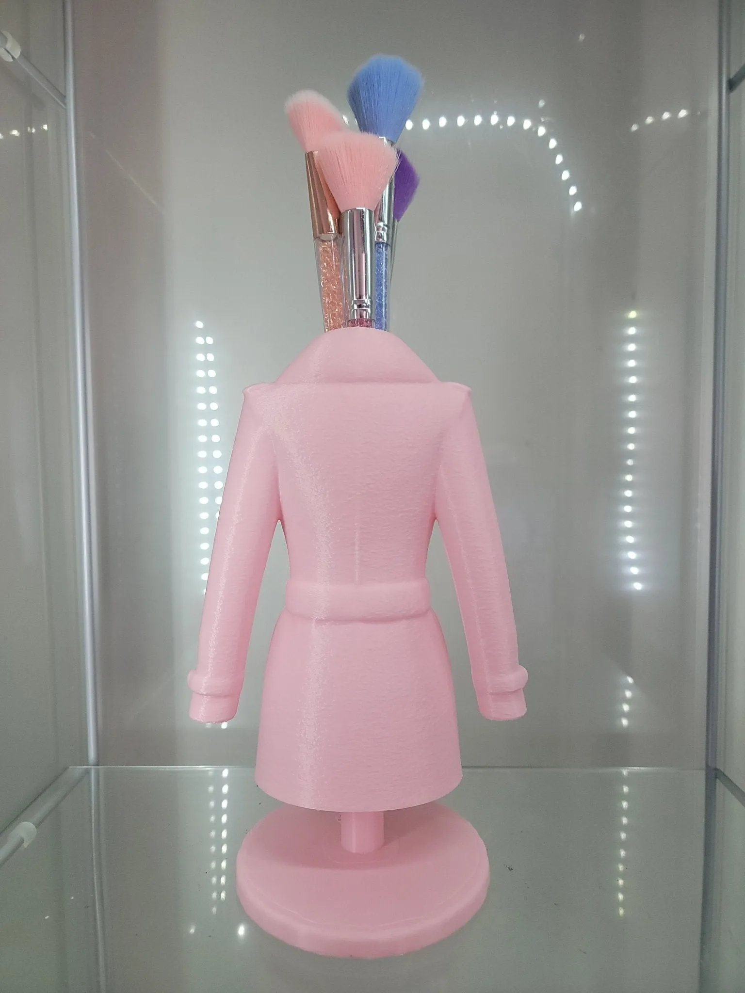 Pink Trench Coat Brush Holder – Glam Organizer