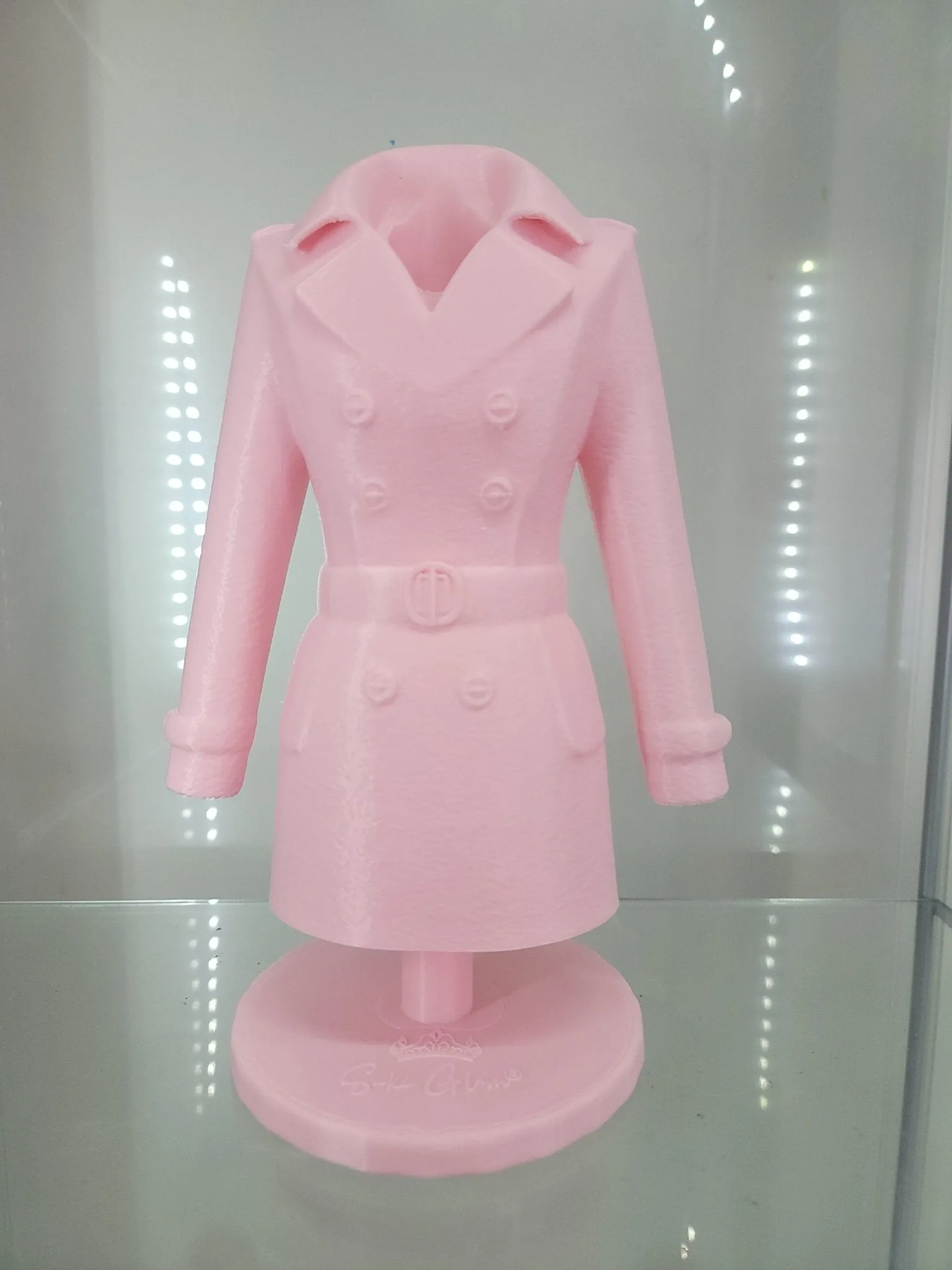 Pink Trench Coat Brush Holder – Glam Organizer