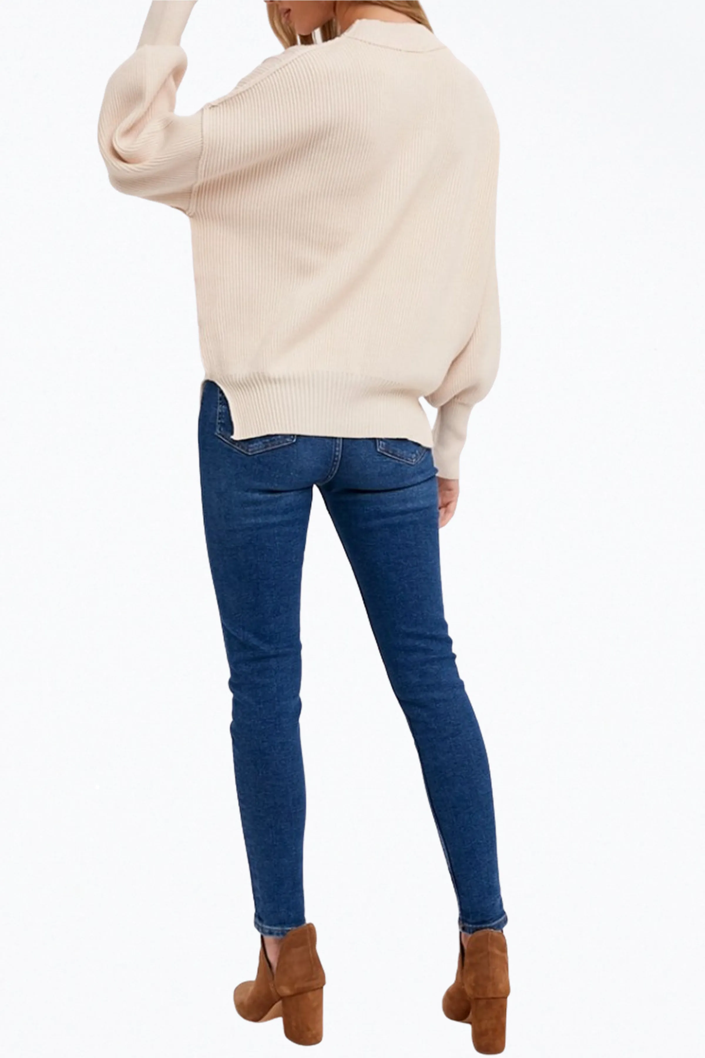 RIBBED CREWNECK SWEATER